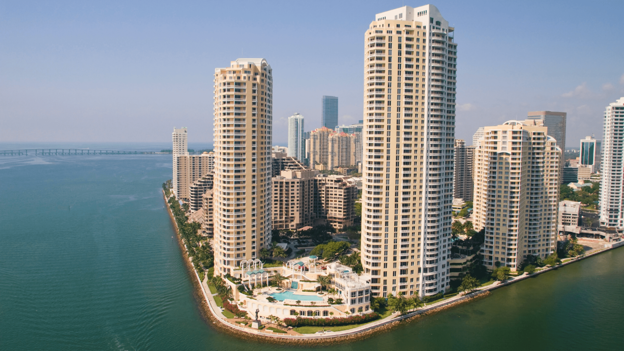 Miami luxury real estate skyline overlooking Biscayne Bay, showcasing branded residences and lifestyle living trends shaping the market in 2026.